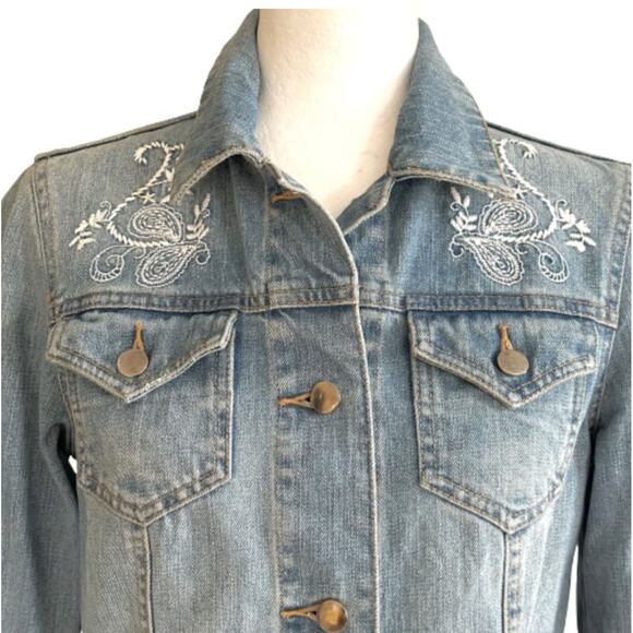 Coldwater Creek Jean Jacket Light Wash Distressed White Embroidered Denim  4P - Picture 3 of 12